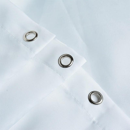 Biała materiałowa zasłona prysznicowa hotelowa