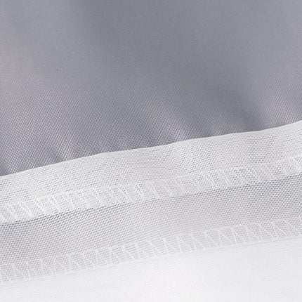 Szaro-biała zasłona prysznicowa w pasy