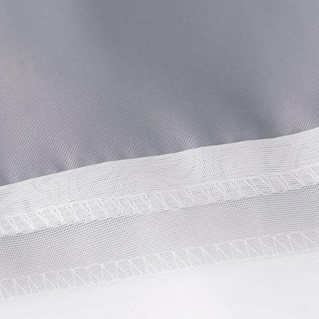 Szaro-biała zasłona prysznicowa w pasy