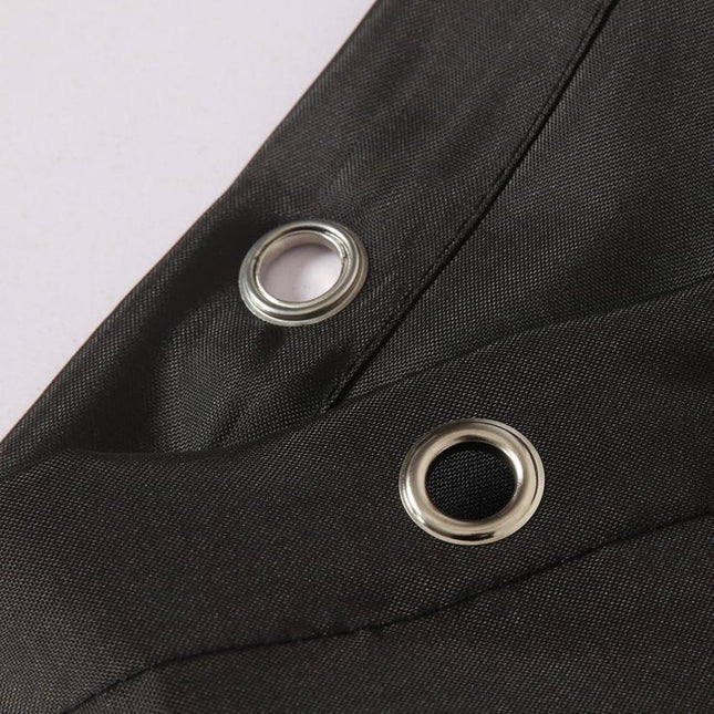 Gładka czarna zasłona pod prysznic